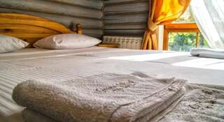 Гостиница Eco Park Hotel Шахты Улучшенный двухместный номер с 2 отдельными кроватями-4