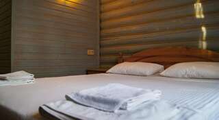 Гостиница Eco Park Hotel Шахты Улучшенный двухместный номер с 2 отдельными кроватями и видом на сад-12